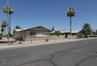 1540-1546 E Broadway in Mesa, AZ - Building Photo - Building Photo