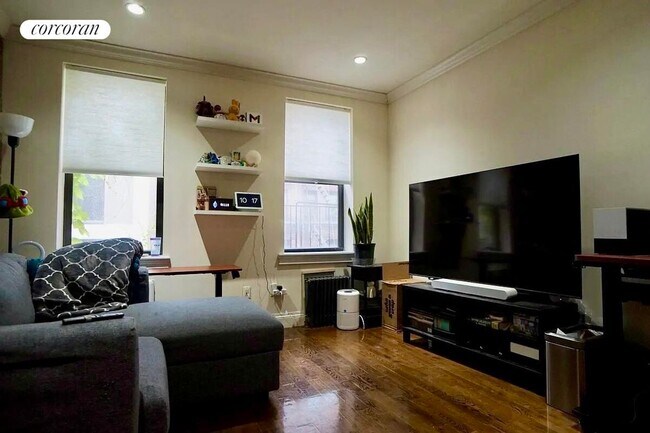 254 W 15th St in New York, NY - Building Photo - Building Photo