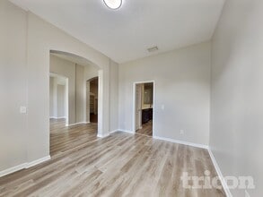 1668 Hidden Forest Ln in Jacksonville, FL - Foto de edificio - Building Photo