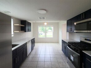 10803 El Salido Pkwy in Austin, TX - Building Photo - Building Photo
