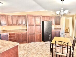 17148 N Sunflower Ave, Unit #4 in Gardendale, TX - Building Photo - Building Photo