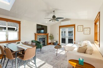 3006 SW Hinds St in Seattle, WA - Building Photo - Building Photo