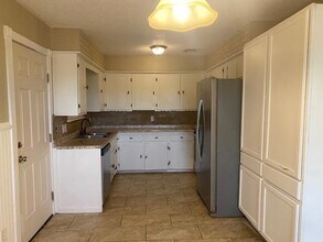 6708 SW Forest Cir in Lawton, OK - Building Photo - Building Photo