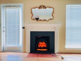 32 Walden Dr in Natick, MA - Building Photo