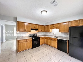 6175 Forestgate Rd in Horn Lake, MS - Building Photo - Building Photo