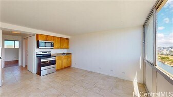 2211 Ala Wai Blvd in Honolulu, HI - Building Photo