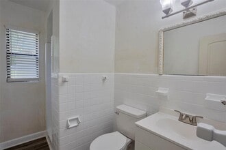 1102 Sunset Point Rd in Clearwater, FL - Building Photo - Building Photo