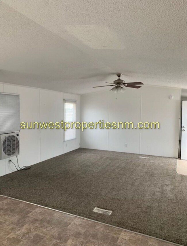208 Robinson Ave in Aztec, NM - Building Photo - Building Photo