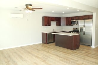 107 E Division St in Manteno, IL - Building Photo - Building Photo