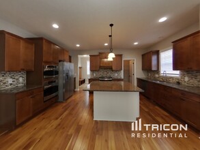 8820 Aspen Cir in Victoria, MN - Building Photo - Building Photo