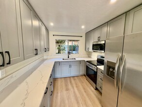 6816 Hyde Park Dr in San Diego, CA - Building Photo - Building Photo