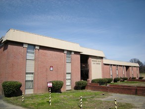 Cherokee Square Apartments in Memphis, TN - Building Photo - Building Photo