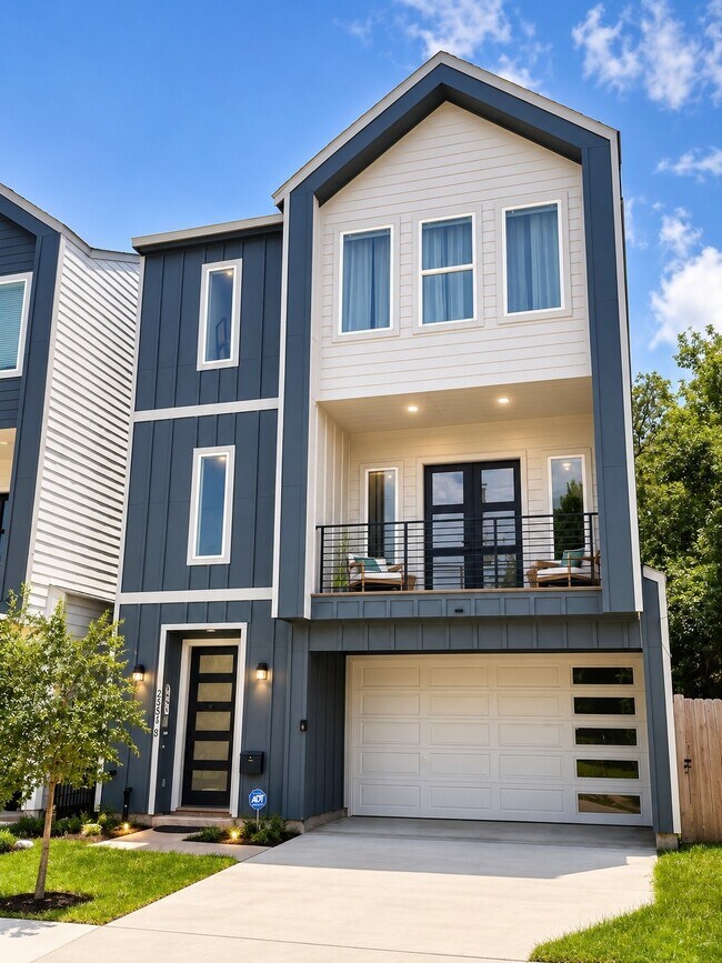 property at 2807 Brailsfort St