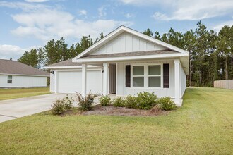 3038 Heritage Plantation Blvd in Laurel Hill, FL - Building Photo - Building Photo