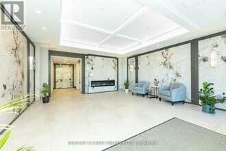 2325 Central Park Dr in Oakville, ON - Building Photo - Building Photo