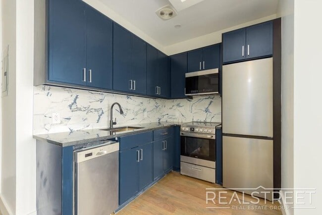 1734 Nostrand Ave, Unit 2A in Brooklyn, NY - Foto de edificio - Building Photo