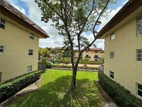 8600 SW 109th Ave in Miami, FL - Building Photo - Building Photo