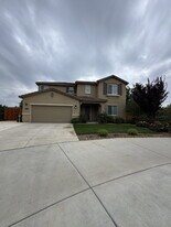 2504 Creekview Dr in Merced, CA - Building Photo