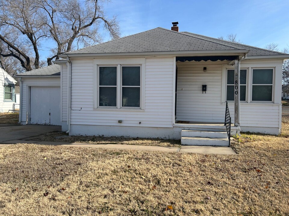 800 N Battin St in Wichita, KS - Building Photo