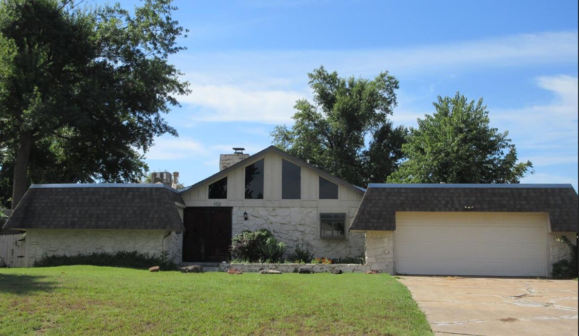 102 Redbird Cir in Midwest City, OK - Building Photo
