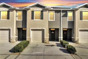 1394 Yellow Finch Dr in Davenport, FL - Building Photo