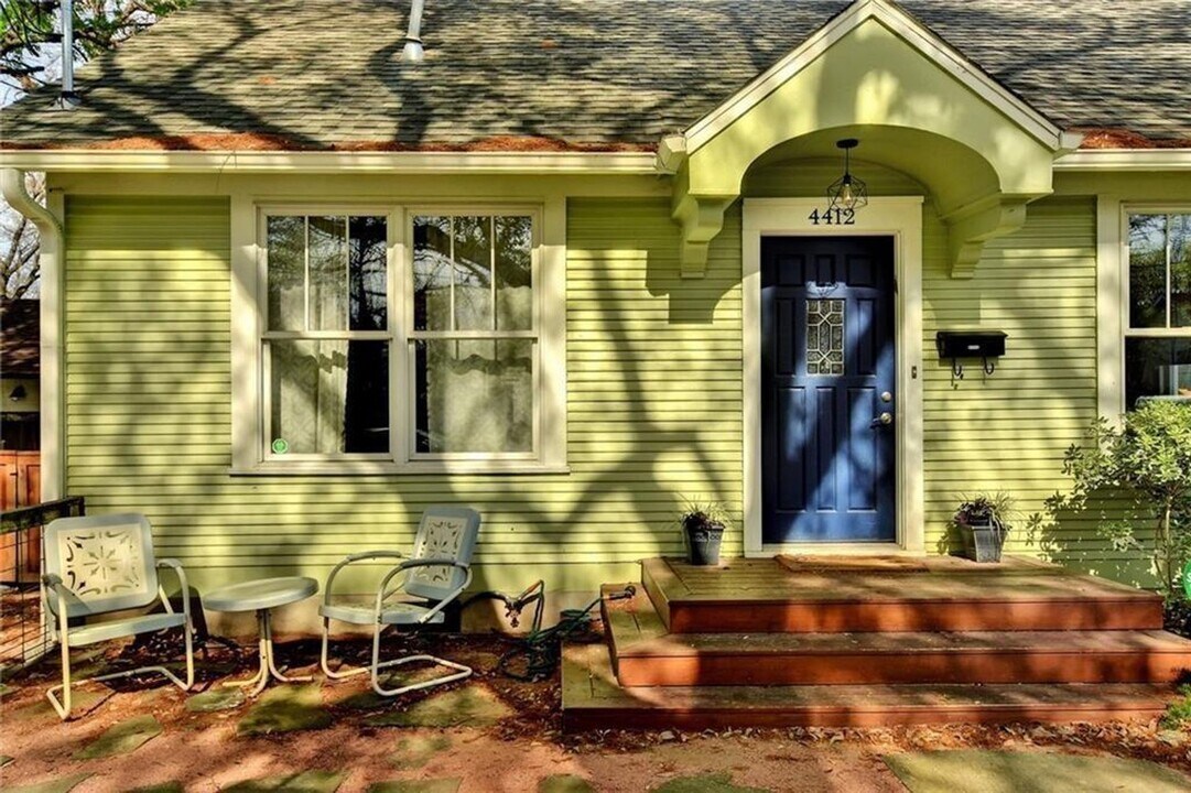 4412 Barrow Ave in Austin, TX - Foto de edificio