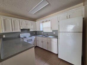 2501 Hibiscus Ave in McAllen, TX - Building Photo - Building Photo