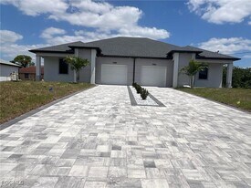 1048 Albert Ave in Lehigh Acres, FL - Building Photo