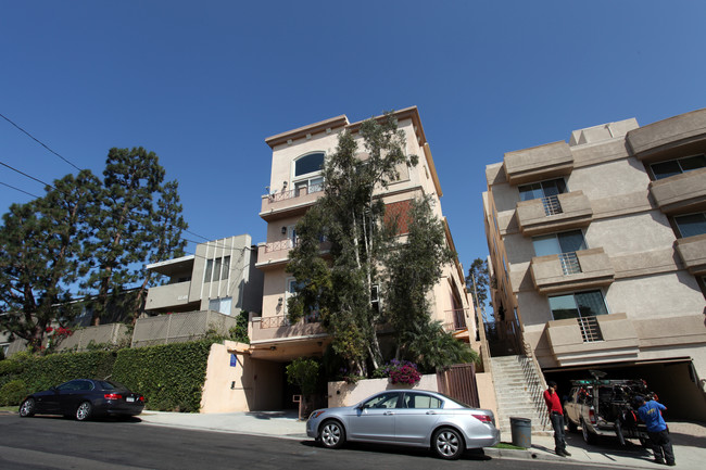 11547 Rochester Ave in Los Angeles, CA - Building Photo - Building Photo