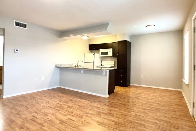 property at 910 Duncan Ln