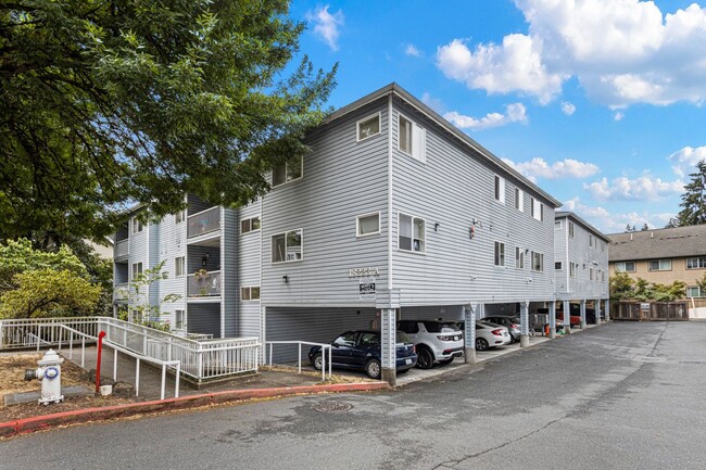 Park Place Apartments in Kenmore, WA - Building Photo - Building Photo
