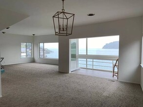 2090 Paradise Dr in Tiburon, CA - Building Photo - Building Photo