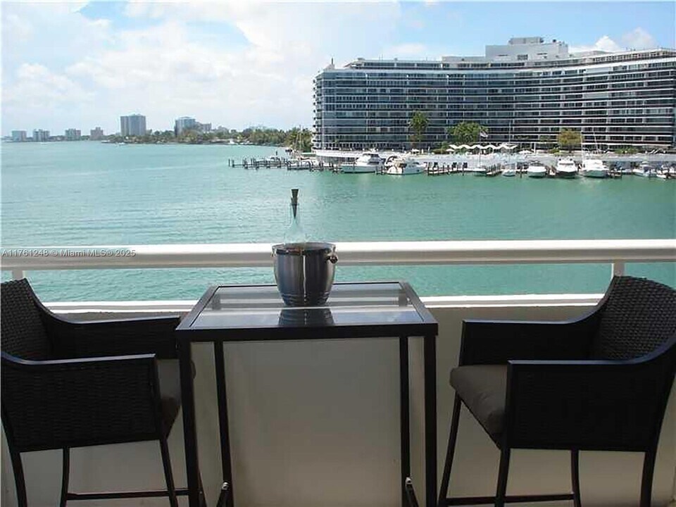 6820 Indian Creek Dr in Miami, FL - Building Photo