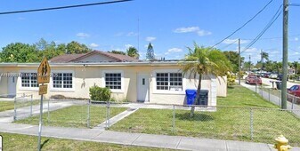 4351 SW 24th St in West Park, FL - Building Photo