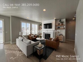3193 N Meadow View Dr in Lehi, UT - Building Photo - Building Photo
