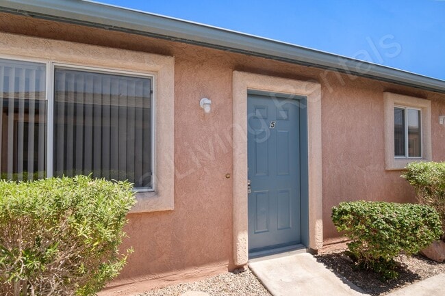 2710 Bluewater Dr in Lake Havasu City, AZ - Building Photo - Building Photo