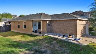 8824 Southwick Dr in Austin, TX - Building Photo