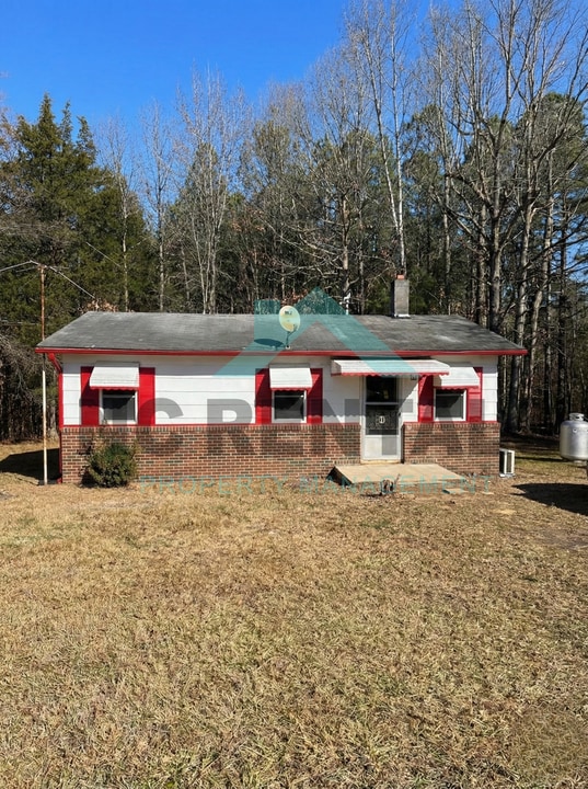 1036 Brower Rd in Siler City, NC - Building Photo