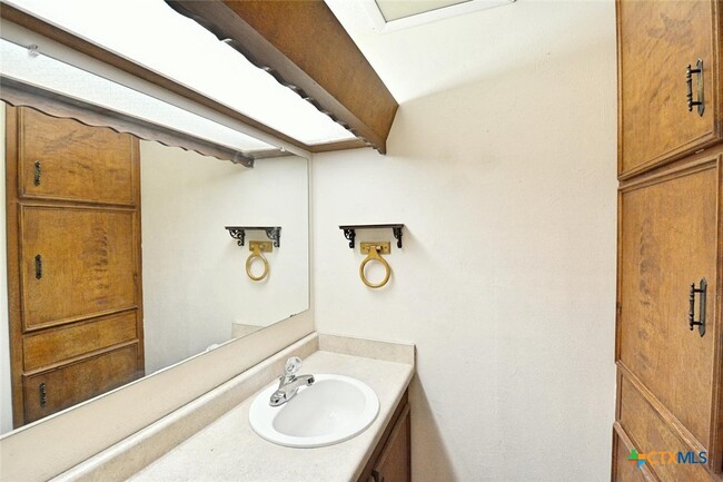 property at 1274 E Common St