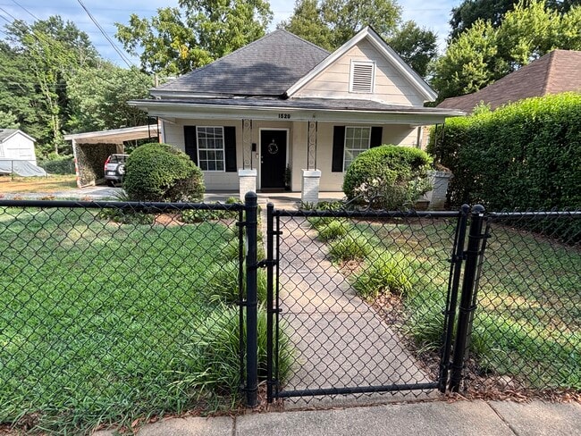 property at 1520 N Davidson St
