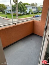 1027 Doreen Pl-Unit -Apt C in Los Angeles, CA - Building Photo - Building Photo