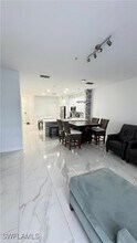 15726 Marcello Cir in Naples, FL - Foto de edificio - Building Photo
