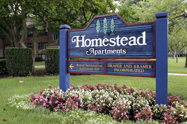 HOMESTEAD APARTMENTS in La Grange Park, IL - Foto de edificio - Building Photo