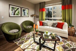 4855 Ariva Way in San Diego, CA - Building Photo