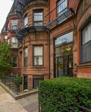 529 Beacon St, Unit 4A in Boston, MA - Building Photo - Building Photo