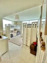 400 Sunny Isles Blvd, Unit 915 in Sunny Isles Beach, FL - Building Photo - Building Photo