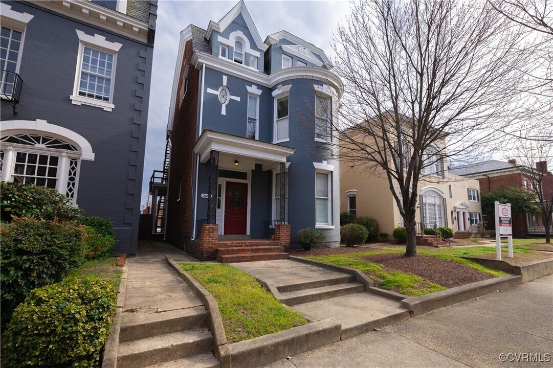 2606 Grove Ave-Unit -7 in Richmond, VA - Building Photo