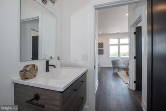 2940 W Thompson St in Philadelphia, PA - Building Photo - Building Photo