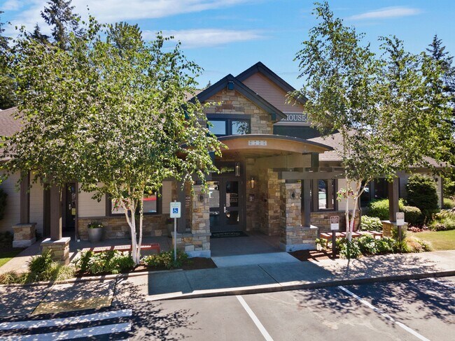 Renwood Apartment Homes in Bonney Lake, WA - Foto de edificio - Building Photo