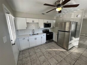 845 Castle Way in Lakeland, FL - Building Photo - Building Photo